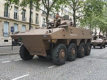 VBCI au défilé du 14 juillet 2021, repeint aux nouvelles couleurs de l'armée française, appliquées à partir de 2020.