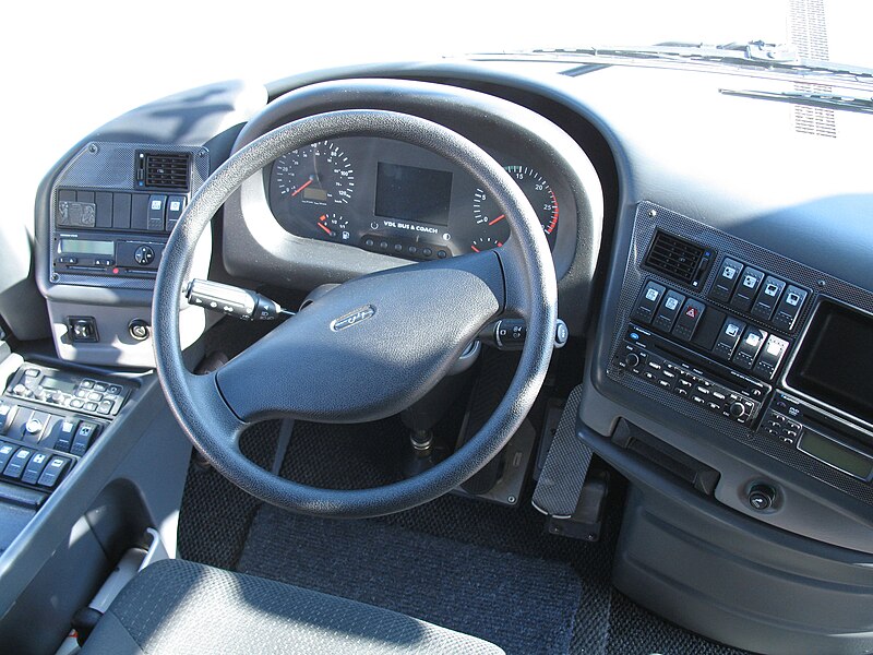 File:VDL Bova Magiq MHD 148-460 - cockpit.jpg