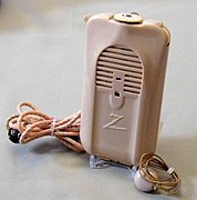 Vintage Zenith Radionic 3-Vacuum Tube (Body) Hearing Aid, Model-A3A, Pastel Coralite Case, Bone-Air, Original Cost = 50.00 USD, Circa 1944 (10840966755).jpg