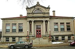 Waterloo IA Public Library East pic1.JPG