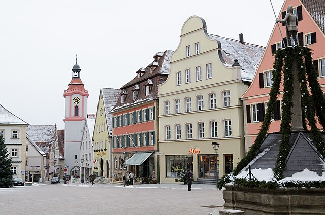 File:Weißenburg,_Marktplatz-001.jpg