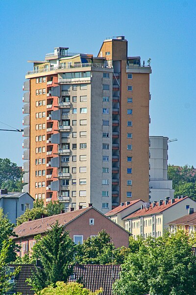 File:Wohnhochhaus Romeo Stuttgart-Rot 09.jpg