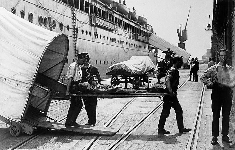 File:Wounded being carried from a British Hospital Ship Wellcome L0030198.jpg