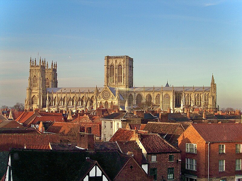 Datei:York Minster from M&S.JPG