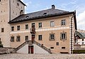 Zernez, Kasteel van Wildenberg in Zernez. Trap met rijk gedecoreerde gevel.