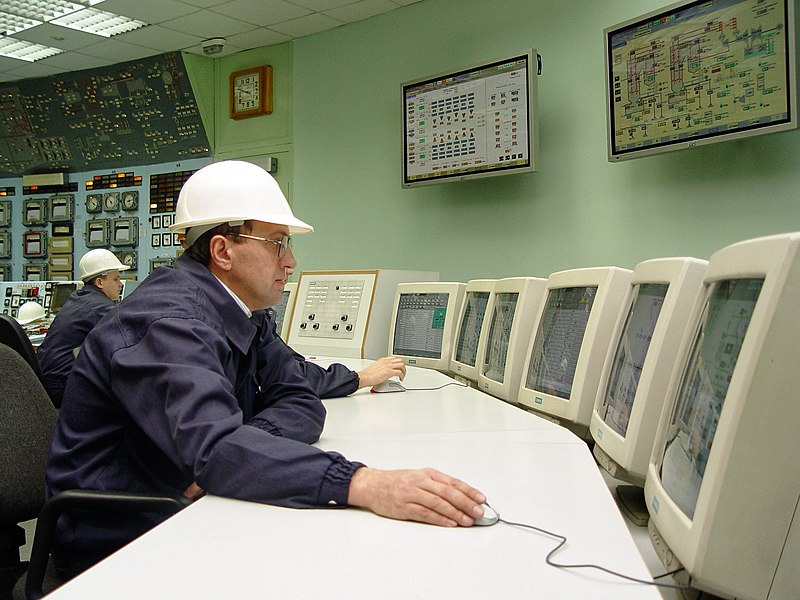 File:Zmiivska power plant 2003-12-22 18.jpg