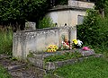 Надгробок на могилі Т. Бриж та Є. Безніска..jpg