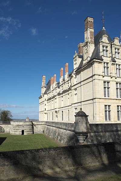 File:Écouen Schloss 328.jpg