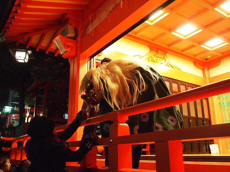 File:花園神社初詣 (5328176478).jpg