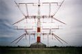 Antenne Alliss baptisée « Gange ». C'est la seule antenne de cette série qui est multibandes et qui est capable de radiodiffuser sur la bande 3 900 à 3 990 kHz
