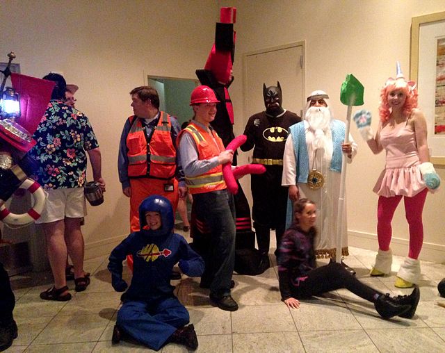 File:2014 Dragon Con Cosplay - LEGO Movie group (14937336220).jpg -  Wikimedia Commons