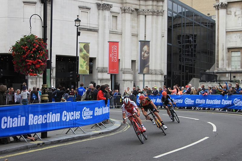 File:2015 Tour of Britain stage 8 - lap 06.JPG