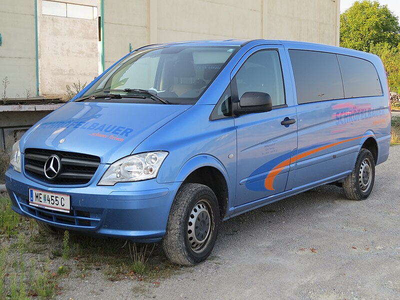 File:2017-09-08 (134) Mercedes-Benz Vito (W639) at Park and Ride at Bahnhof Wieselburg.jpg