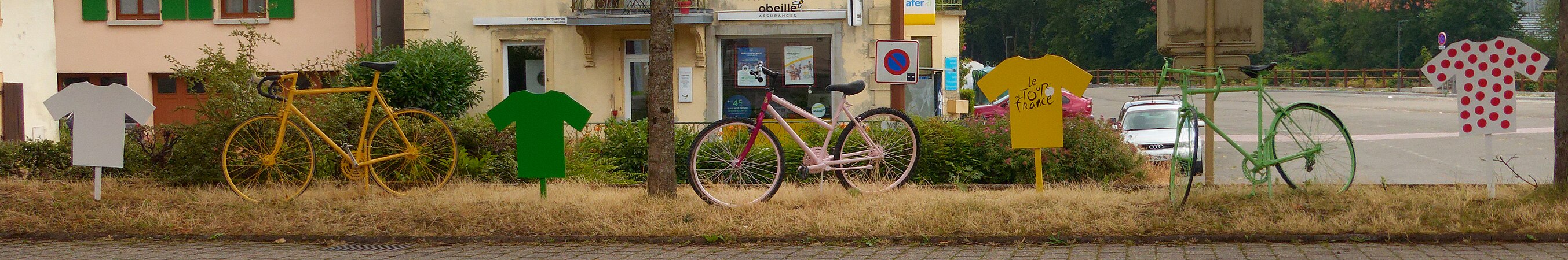 [TDF2023] Décorations cyclistes sur un bout de l'étape 20 2707px-2023-07-02_14-15-14_DecosTDF-Giromagny