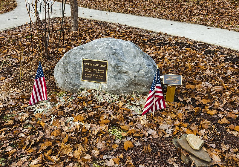 File:9-11 memorial, Norwich, NY.jpg