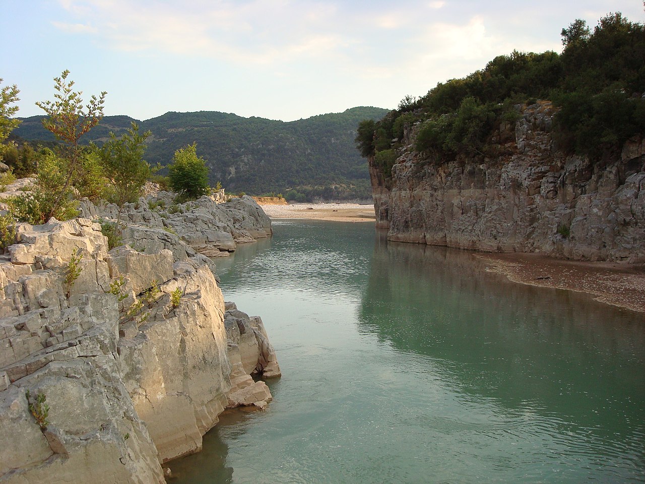 Grèce - Achéloos (fleuve) 1280px-Acheloos_river_narrows_03