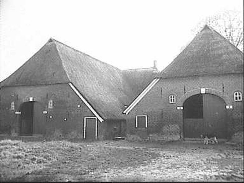 File:Achtergevel boerderij en kopgevel schuur nr. F 96-12 - Steenderen - 20494503 - RCE.jpg