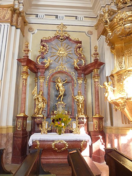 File:Albrechtsberg Pfarrkirche3.jpg