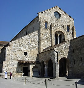 Aquileia Basilica, esterno - Kuva Giovanni Dall'Orto.jpg