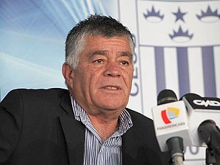 <span class="mw-page-title-main">Miguel Ángel Arrué</span> Chilean footballer and manager (born 1952)