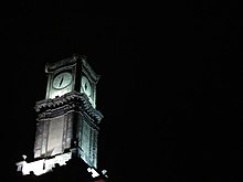 La torre dell'Orologio di notte.