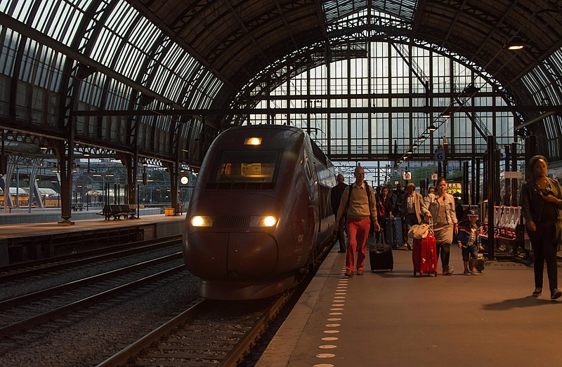 File:Avondje Amsterdam CS Thalys 4341 komt aan uit Parijs (9641609804).jpg