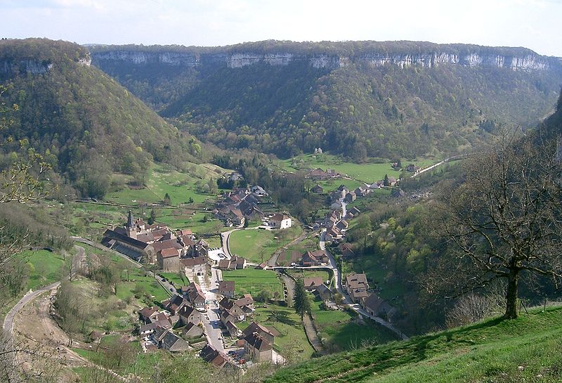 File:Baume-les-Messieurs.jpg