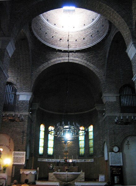File:Bazilica Constanta4.jpg
