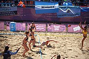 Deutsch: Beachhandball bei den Olympischen Jugendspielen 2018; Tag 3, 10. Oktober 2018; Mädchen, Vorrunde, Gruppe B - Niederlande-Argentinien 2:0 English: Beach handball at the 2018 Summer Youth Olympics at 10 October 2018 – Girls Preliminary Round Group B‎ – Netherlands-Argentina 2:0