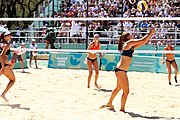 Deutsch: Beachvolleyball bei den Olympischen Jugendspielen 2018; Tag 9, 15. Oktober 2018; Mädchen, Viertelfinale: USA-Spanien 2–1 (21–19/17–21/15–9) English: Beach volleyball at the 2018 Summer Youth Olympics at 15 October 2018 – Girls Quarterfinals: USA-Spain 2–1 (21–19/17–21/15–9)