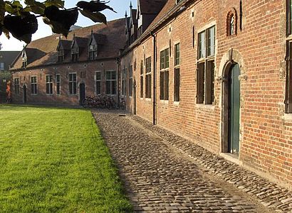 Les maisons basses de l'aile ouest.