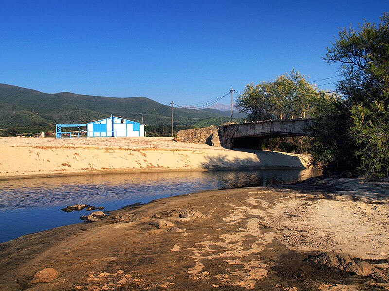 File:Belgodère pont du Regino à Lozari.jpg