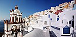 جزيرة سانتوريني في  اليونان، لدى الدول الأرثوذكسيَّة تنوع ثقافي مميز وتزخر الثقافة الأرثوذكسية بالكثير من الفنون الجميلة والأعمال الموسيقيَّة والأدبيَّة والفلسفيَّة المتنوعة.