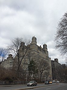 The Beresford as seen from the 79th Street Transverse in Central Park Beresford Apartments - New York - USA - panoramio.jpg