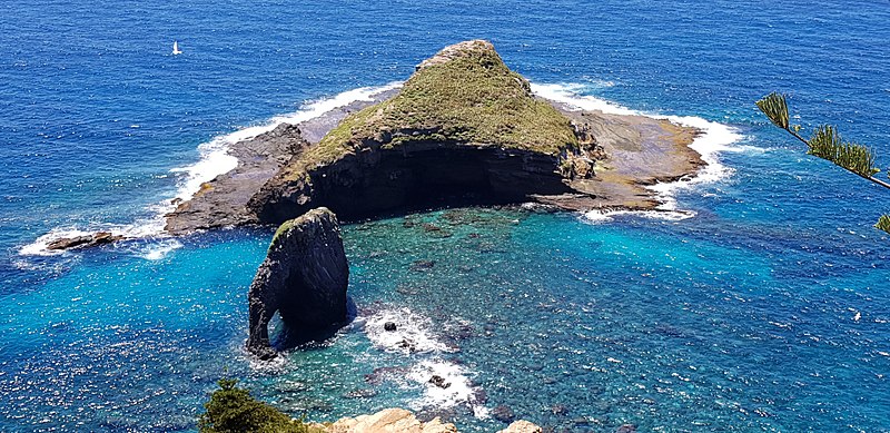 File:Bird rock and elephant rock.jpg