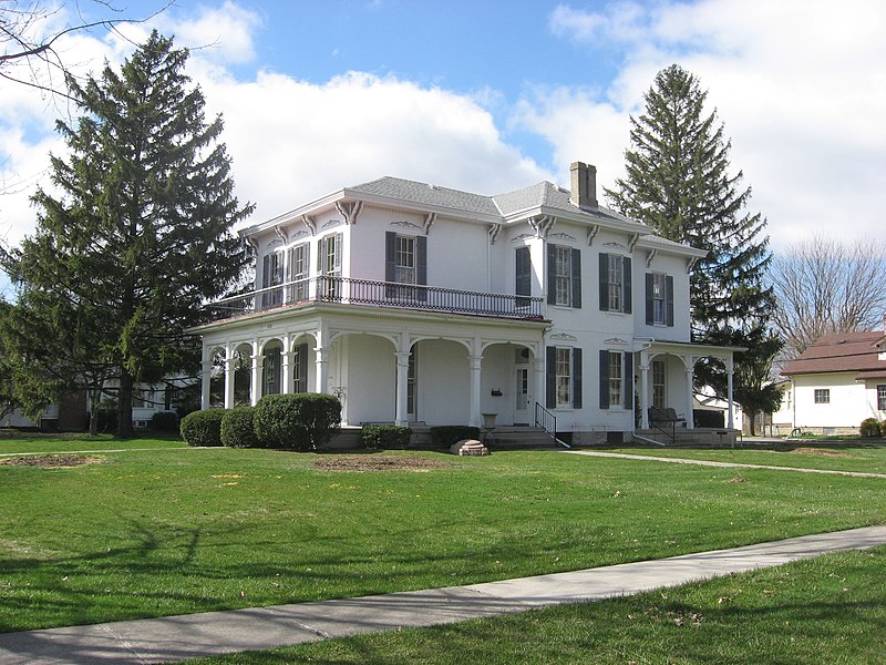 File:Bredeick-Lang House from east-southeast.jpg