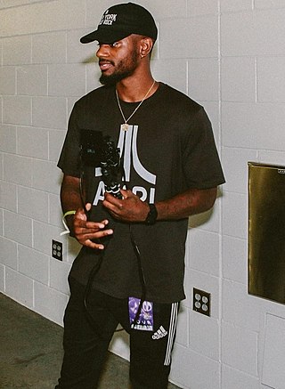 <span class="mw-page-title-main">Bryson Tiller</span> American singer and songwriter (born 1993)