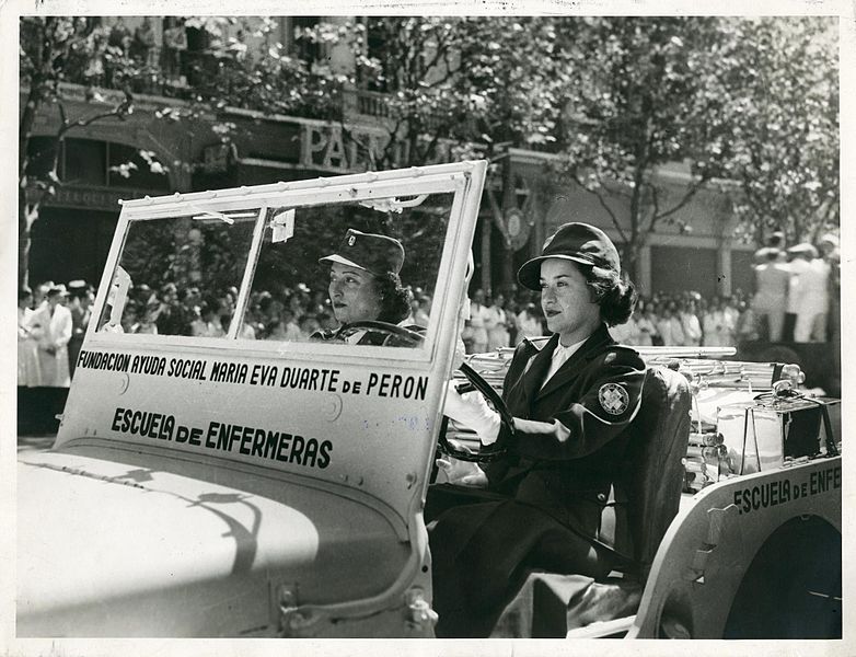 File:Buenos Aires - Enfermeras de la Fundación Eva Perón.jpg