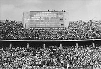 The score board of the 1941 final Bundesarchiv Bild 183-2004-1001-503, Berlin, Zuschauer beim Fussball-Endspiel.jpg