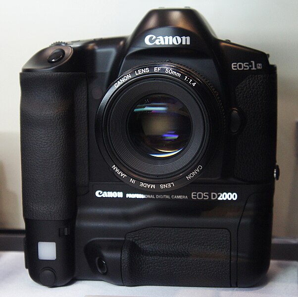 File:Canon EOS D2000 CP+ 2011.jpg