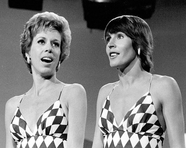 Reddy (right) with Carol Burnett, 1973