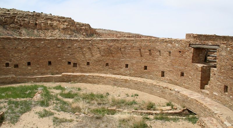 File:Casa Rinconada Great Kiva.jpg