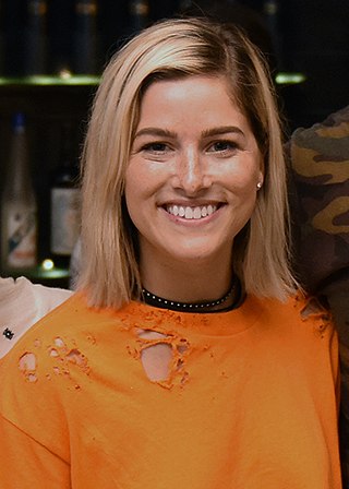 <span class="mw-page-title-main">Cassadee Pope</span> American singer