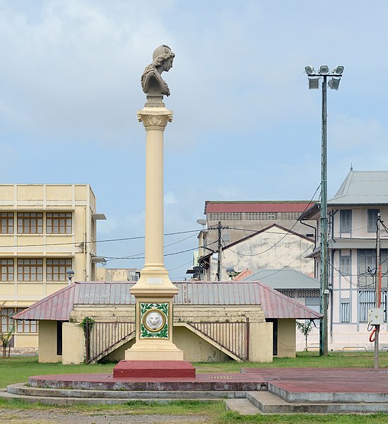 File:Cayenne place des palmistes French Revolution monument.jpg