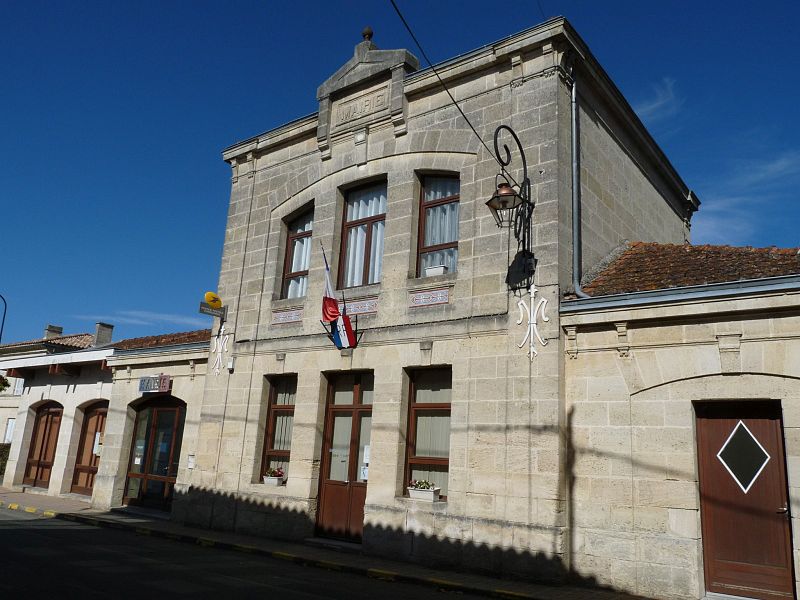 File:Cezac33 mairie.JPG