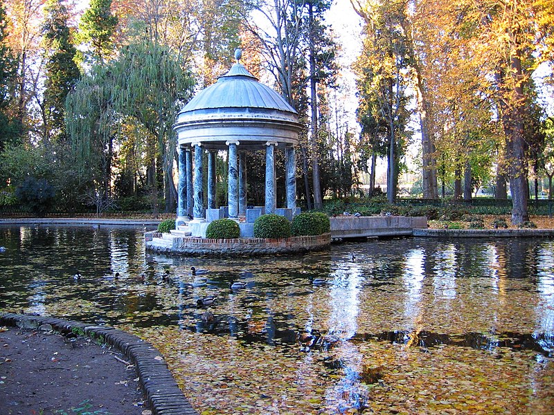 File:Chinescos en Otoño - panoramio - isol.jpg