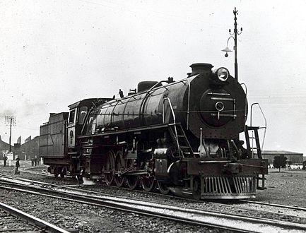 Class 18 with the third cylinder visible, as delivered, c. 1930