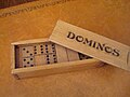 Coffret de jeu de dominos