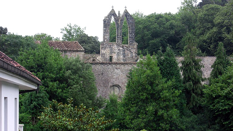 File:Convento de San Luis, en San Vicente de la Barquera.jpg