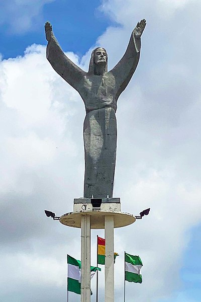 File:Cristo Redentor, Santa Cruz de la Sierra.jpg